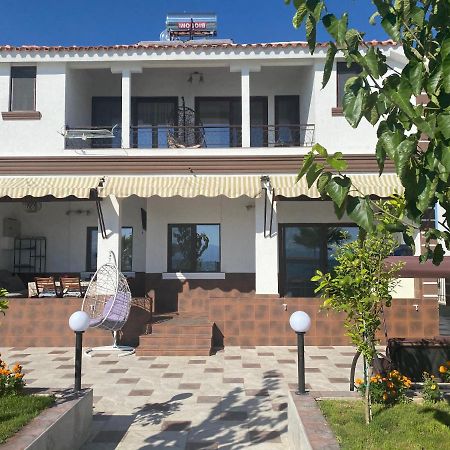 Guest House Costa 1 Kariani Exterior photo